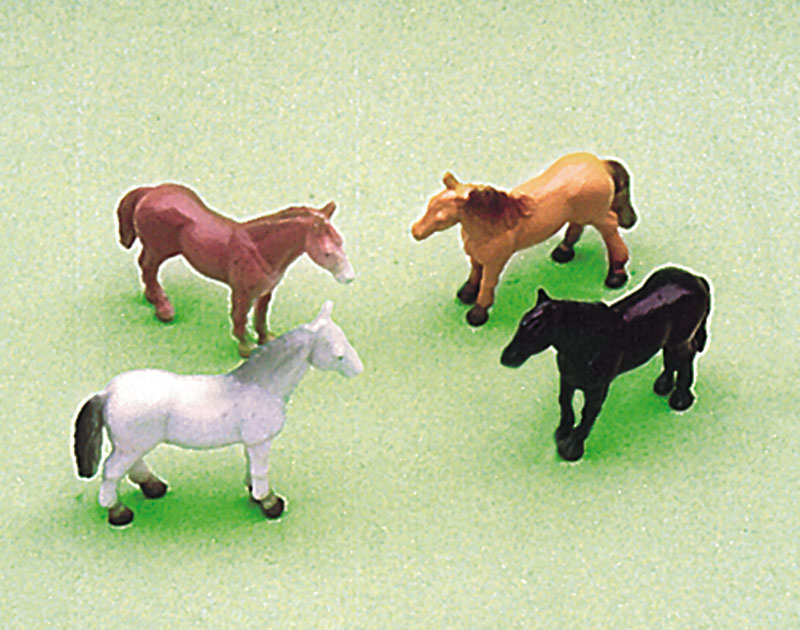 347_Artikel_NitzlingDE Pferdefiguren